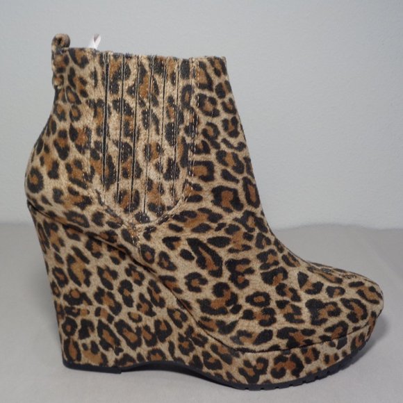 BCBG BCBGeneration Size 5.5 M VANCE Leopard Print Wedge Boots New Women's Shoes - Picture 2 of 13